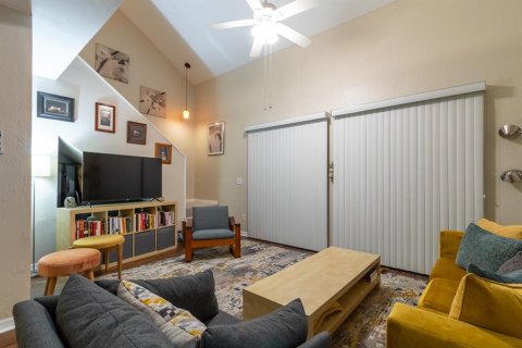 Condo in Gainesville, Florida, 2 bedrooms  № 1717823 - photo 20