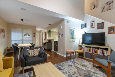 Condo in Gainesville, Florida, 2 bedrooms  № 1717823 - photo 19