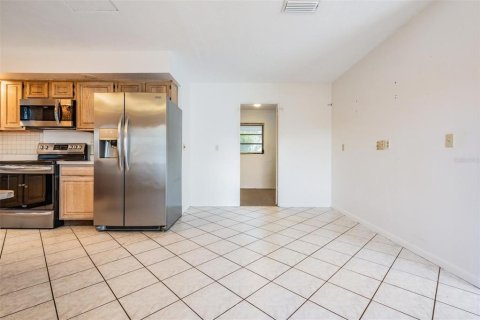 House in Saint Petersburg, Florida 3 bedrooms, 151.24 sq.m. № 1876732 - photo 10