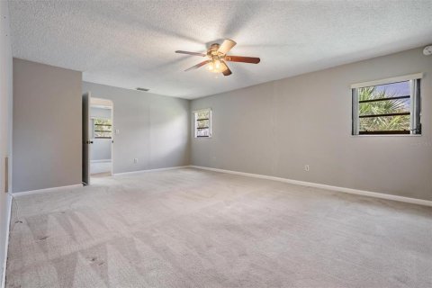 House in Saint Petersburg, Florida 3 bedrooms, 151.24 sq.m. № 1876732 - photo 13