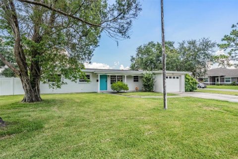 House in Saint Petersburg, Florida 3 bedrooms, 151.24 sq.m. № 1876732 - photo 25