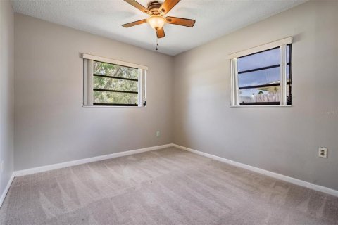 House in Saint Petersburg, Florida 3 bedrooms, 151.24 sq.m. № 1876732 - photo 20