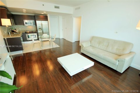Condo in Miami, Florida, 1 bedroom № 2183237 - photo 3