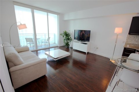 Condo in Miami, Florida, 1 bedroom № 2183237 - photo 4