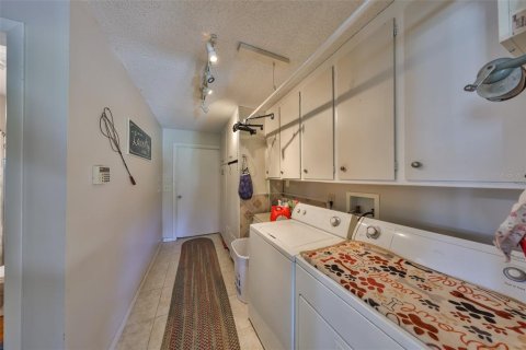 Villa ou maison à vendre à Sun City Center, Floride: 4 chambres, 156.45 m2 № 2347981 - photo 29