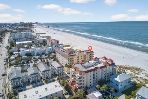 Condominio en venta en Clearwater, Florida, 3 dormitorios, 250.84 m2 № 2101948 - foto 4