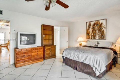 Condominio en venta en Deerfield Beach, Florida, 1 dormitorio, 68.56 m2 № 1978127 - foto 5