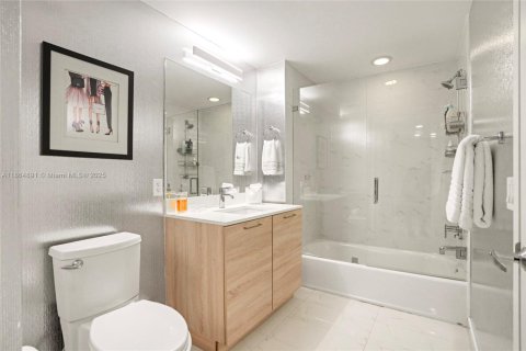 Condo in North Miami Beach, Florida, 2 bedrooms  № 1893206 - photo 26