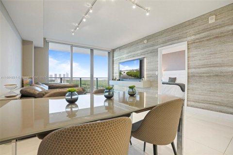 Condo in North Miami Beach, Florida, 2 bedrooms  № 1893206 - photo 10