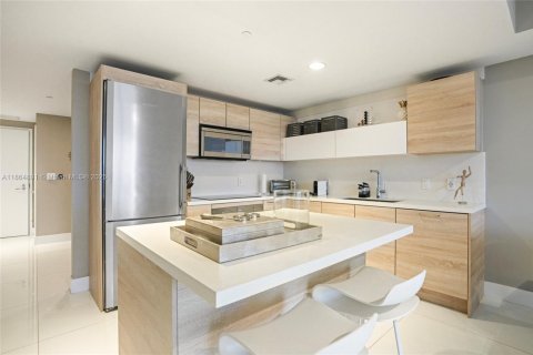 Condo in North Miami Beach, Florida, 2 bedrooms  № 1893206 - photo 6