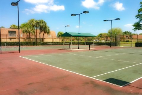 Townhouse in West Palm Beach, Florida 2 bedrooms, 119.66 sq.m. № 2059252 - photo 14