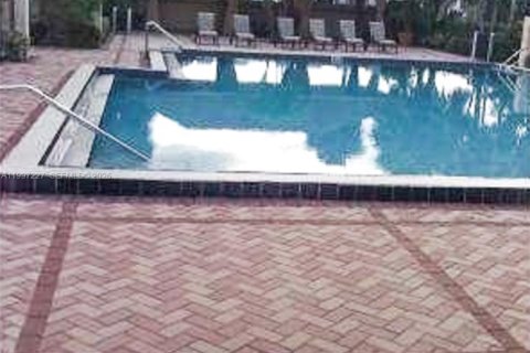 Townhouse in West Palm Beach, Florida 2 bedrooms, 119.66 sq.m. № 2059252 - photo 13