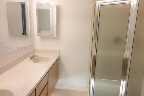 Townhouse in West Palm Beach, Florida 2 bedrooms, 119.66 sq.m. № 2059252 - photo 10