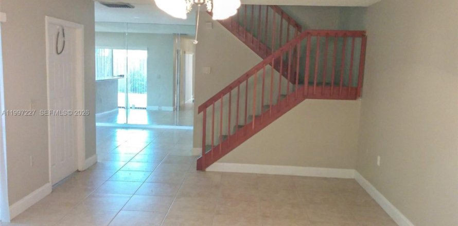 Townhouse in West Palm Beach, Florida 2 bedrooms, 119.66 sq.m. № 2059252