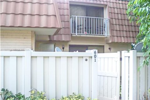 Townhouse in West Palm Beach, Florida 2 bedrooms, 119.66 sq.m. № 2059252 - photo 2