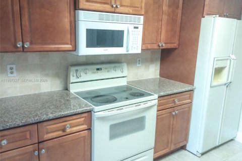 Townhouse in West Palm Beach, Florida 2 bedrooms, 119.66 sq.m. № 2059252 - photo 4