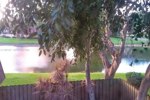 Townhouse in West Palm Beach, Florida 2 bedrooms, 119.66 sq.m. № 2059252 - photo 12