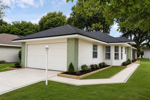 Villa ou maison à Leesburg, Floride 2 chambres, 118.91 m2 № 2313316