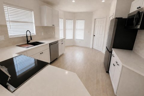 Villa ou maison à vendre à Leesburg, Floride: 2 chambres, 118.91 m2 № 2313316 - photo 15
