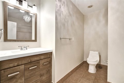 Commercial property in Hollywood, Florida 202.16 sq.m. № 1878804 - photo 14