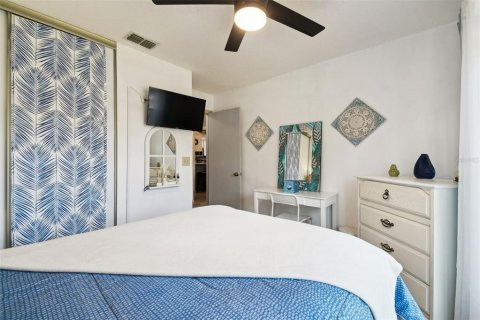 Condo in New Port Richey, Florida, 2 bedrooms  № 1765401 - photo 17