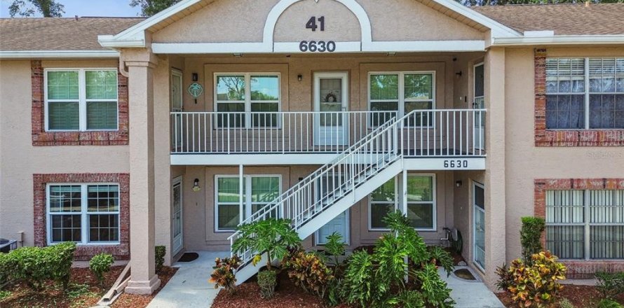 Condo in New Port Richey, Florida, 2 bedrooms  № 1765401