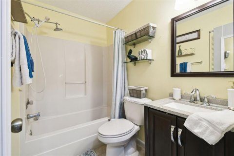 Condo in New Port Richey, Florida, 2 bedrooms  № 1765401 - photo 18