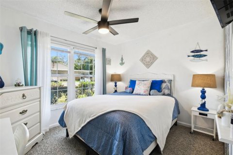 Condo in New Port Richey, Florida, 2 bedrooms  № 1765401 - photo 5