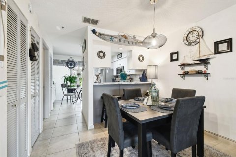Condo in New Port Richey, Florida, 2 bedrooms  № 1765401 - photo 10