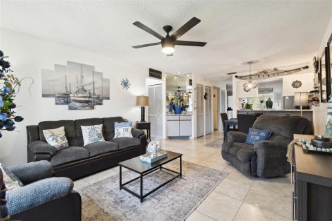 Condo in New Port Richey, Florida, 2 bedrooms  № 1765401 - photo 6