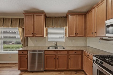 House in Brooksville, Florida 3 bedrooms, 192.68 sq.m. № 2199082 - photo 18