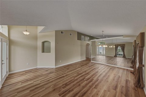House in Brooksville, Florida 3 bedrooms, 192.68 sq.m. № 2199082 - photo 9