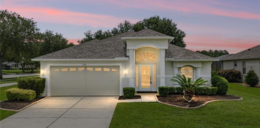 House in Brooksville, Florida 3 bedrooms, 192.68 sq.m. № 2199082