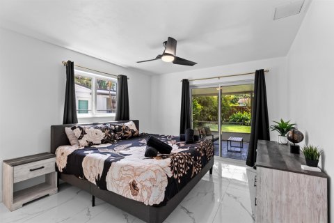 House in Fort Lauderdale, Florida 3 bedrooms, 126.9 sq.m. № 2242423 - photo 23
