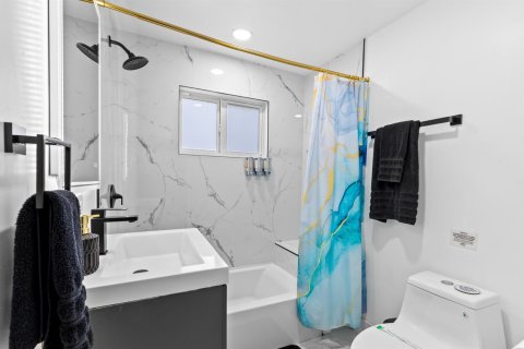 House in Fort Lauderdale, Florida 3 bedrooms, 126.9 sq.m. № 2242423 - photo 22