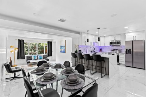 House in Fort Lauderdale, Florida 3 bedrooms, 126.9 sq.m. № 2242423 - photo 5
