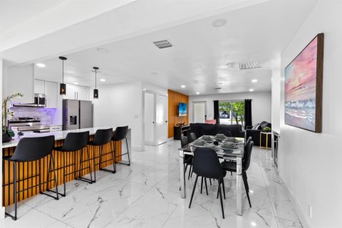 House in Fort Lauderdale, Florida 3 bedrooms, 126.9 sq.m. № 2242423 - photo 6