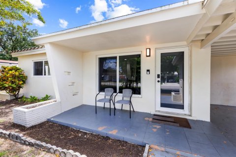 House in Fort Lauderdale, Florida 3 bedrooms, 126.9 sq.m. № 2242423 - photo 29