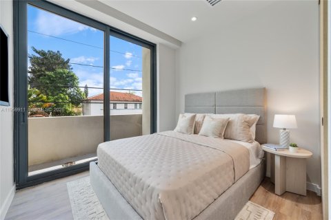 Touwnhouse à vendre à Miami, Floride: 4 chambres, 210.42 m2 № 2080689 - photo 16
