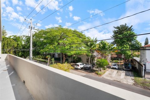 Touwnhouse à vendre à Miami, Floride: 4 chambres, 210.42 m2 № 2080689 - photo 23