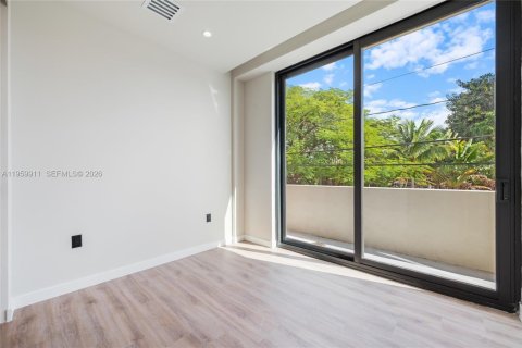 Touwnhouse à vendre à Miami, Floride: 4 chambres, 210.42 m2 № 2080689 - photo 17