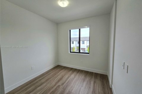 Adosado en alquiler en Homestead, Florida, 3 dormitorios № 1988860 - foto 15