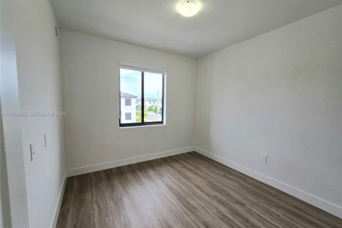 Adosado en alquiler en Homestead, Florida, 3 dormitorios № 1988860 - foto 17