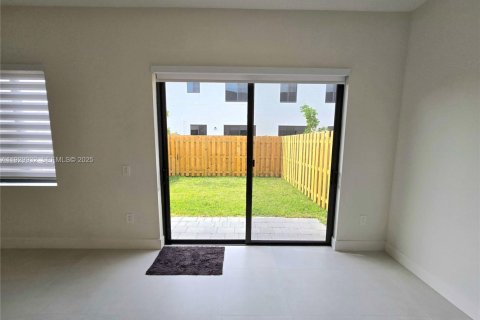 Adosado en alquiler en Homestead, Florida, 3 dormitorios № 1988860 - foto 8