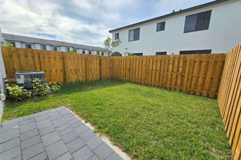 Adosado en alquiler en Homestead, Florida, 3 dormitorios № 1988860 - foto 20