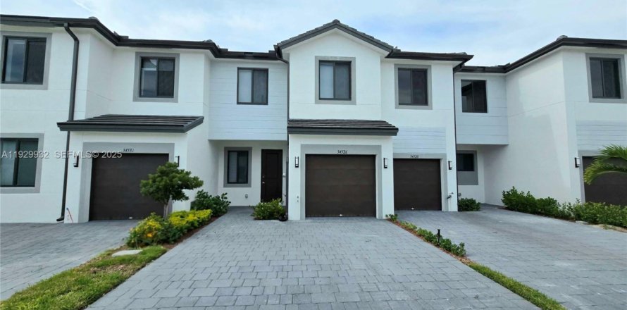 Adosado en Homestead, Florida 3 dormitorios № 1988860