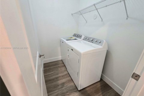 Adosado en alquiler en Homestead, Florida, 3 dormitorios № 1988860 - foto 18