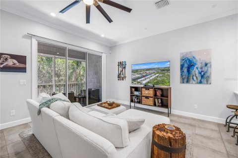 Townhouse in Saint Petersburg, Florida 3 bedrooms, 179.67 sq.m. № 1819476 - photo 7