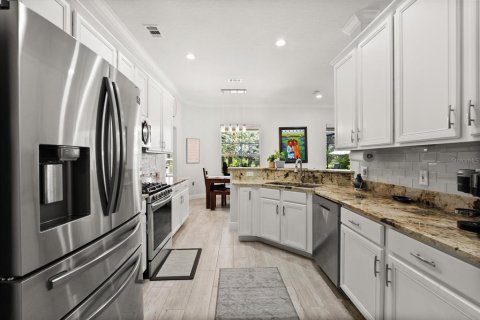House in Palm Bay, Florida 4 bedrooms, 201.23 sq.m. № 1884551 - photo 12