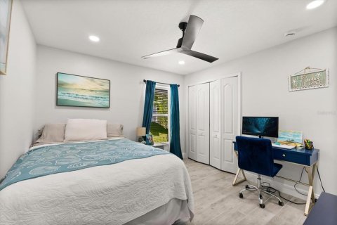 House in Palm Bay, Florida 4 bedrooms, 201.23 sq.m. № 1884551 - photo 17